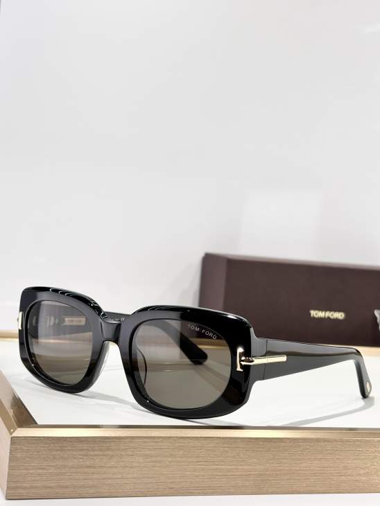Picture of Tom Ford Sunglasses _SKUfw77669487fw